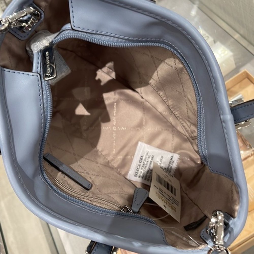 Michael Kors Xs Cryl Conv Tz Tote Pale Blue - Picture 15 of 16
